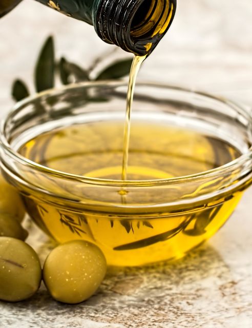 Olive-Oil-Pour